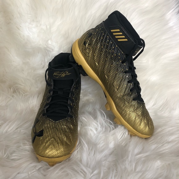 black and gold softball cleats